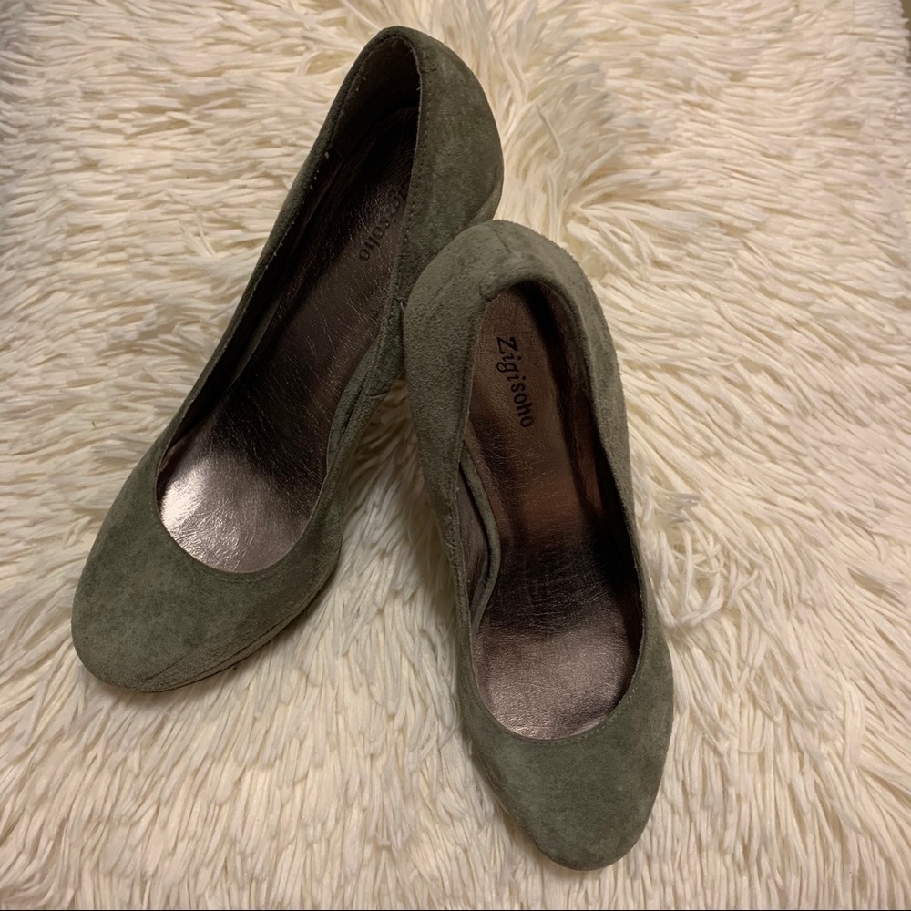 Zigi Soho Staple olive suede heels, size 8.5
